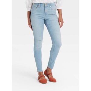 Universal Thread skinny jeans 8 short NWT!